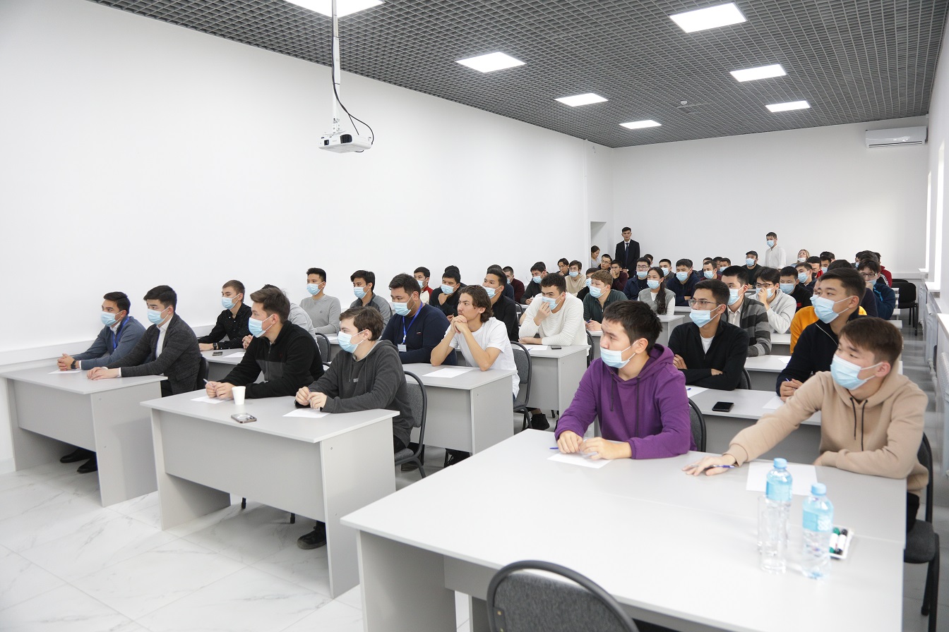 АМӨЗ Бас директоры APEC те дәріс оқыды
