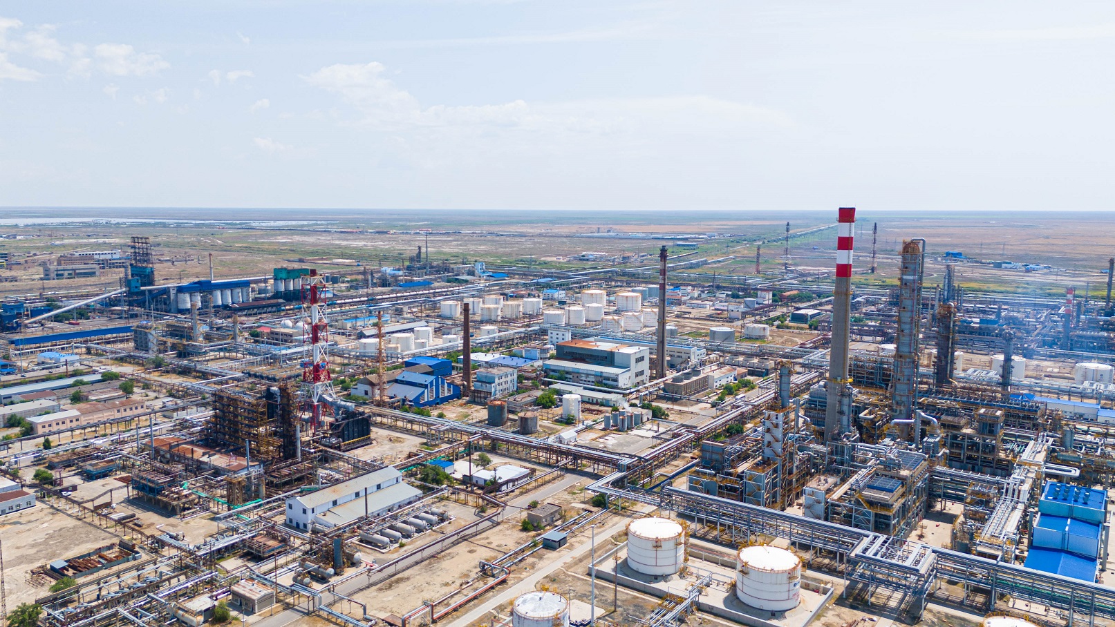 АНПЗ переработал свыше 2,88 млн тонн нефти в первом полугодии 2025 года