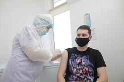 На Атырауском НПЗ началась вакцинация сотрудников  от COVID-19