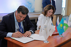 Зауыт С. Өтебаев атындағы Атырау мұнай және газ университетімен ынтымақтастық туралы Меморандумға қол қойды 