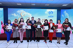 «АМӨЗ» ЖШС Бас директоры зауыт аруларын бүкіләлемдік әйелдер мерекесімен құттықтады 
