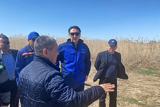 М. Мырзағалиев Атырау мұнай өңдеу зауытындағы су тасқынымен күрес жұмыстарының барысын тексерді