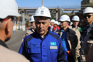ҚазМұнайГаз басшысының орынбасары Атырау мұнай өңдеу зауытындағы жоспарлы-алдын алу жұмыстарының барысын тексерді