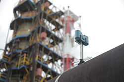 На технологических трубопроводах АНПЗ установлены ультразвуковые датчики мониторинга коррозии